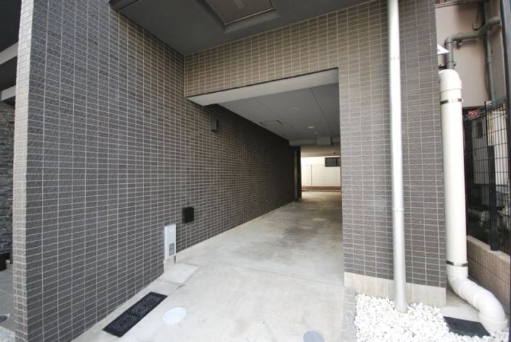 オムニア横濱阪東橋の地図