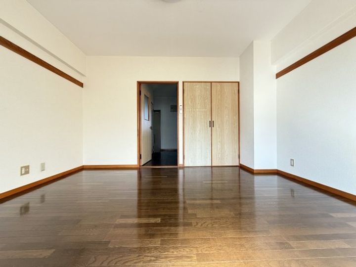 高知県高知市大原町(マンション)の賃貸物件の居間