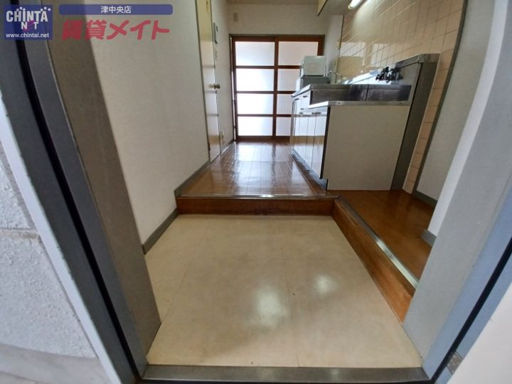 レジデンスタイコーの玄関