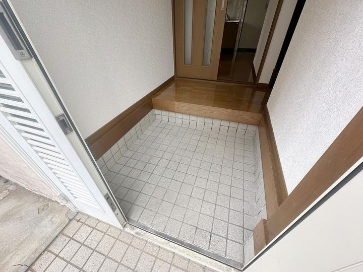 広島県広島市南区皆実町4(一戸建)の賃貸物件の玄関