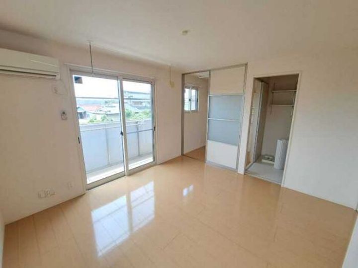 群馬県伊勢崎市宮古町(アパート)の賃貸物件の居間