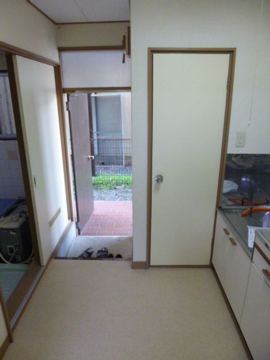 シバハイツの玄関