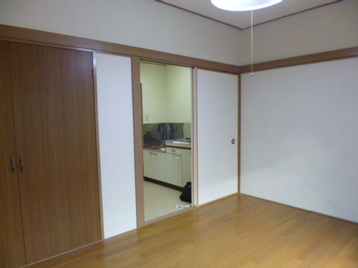 シバハイツの居間