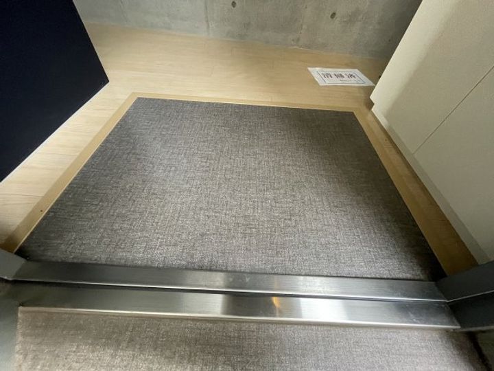 アージュドール白山の玄関