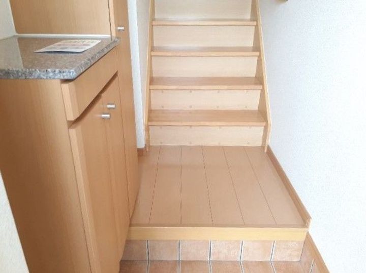 愛知県弥富市平島町中新田(アパート)の賃貸物件の玄関