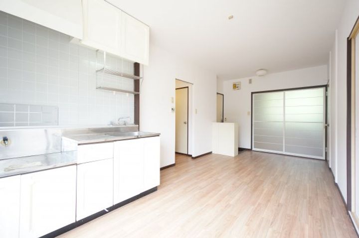 リサパレスAの居間