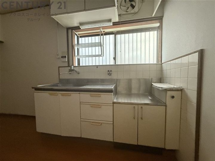 兵庫県伊丹市春日丘2(一戸建)の賃貸物件のキッチン