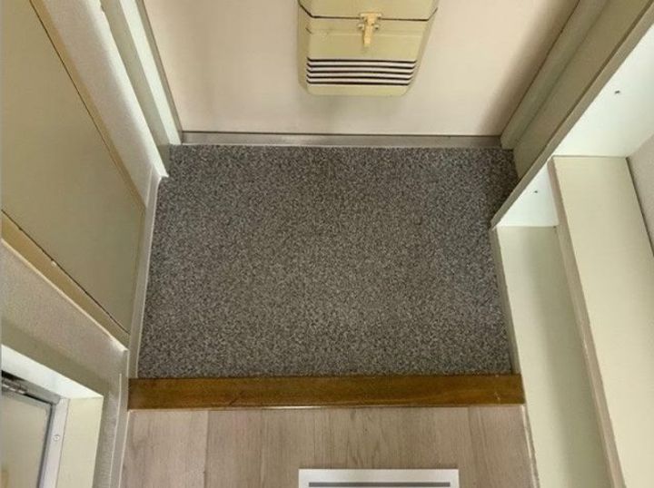 スカイコート世田谷の玄関