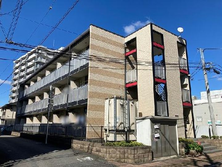 レオパレス中央の外観