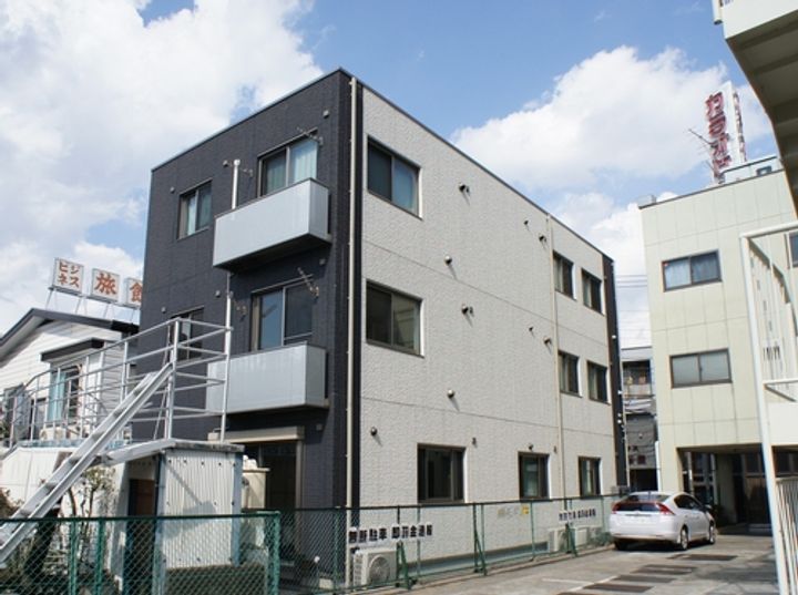 アデリービルの外観