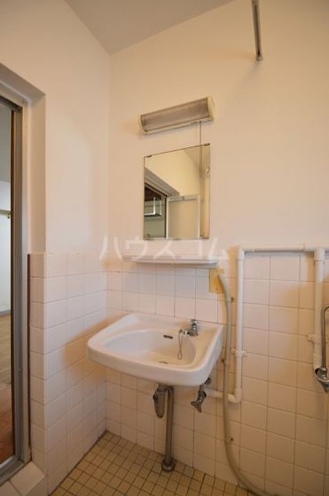 ももやビルの内装