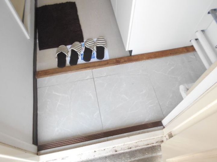 マルナカハイツAの玄関