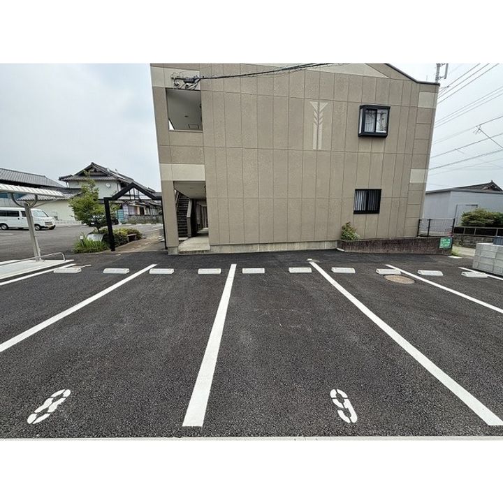 ニューコーポレイトハウスの地図