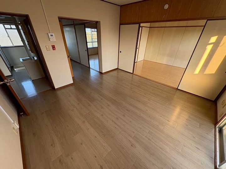 高知県南国市物部(マンション)の賃貸物件の居間