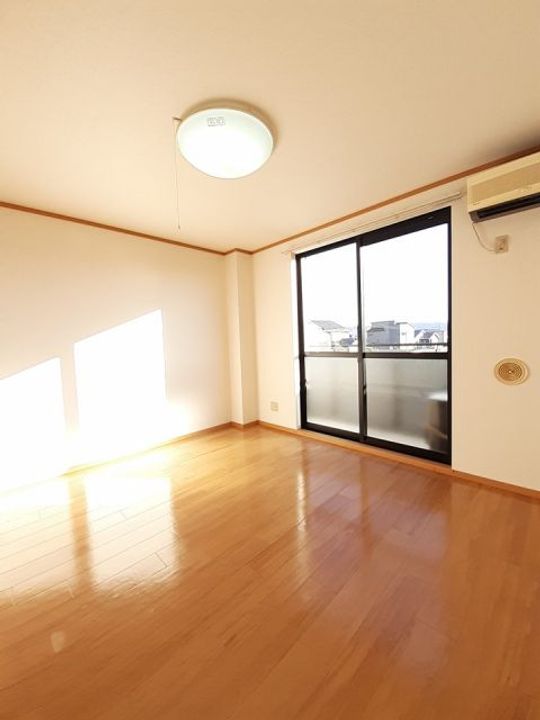 レスポワール勝瑞Mの居間