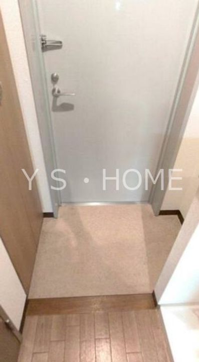 ドミール花小金井の玄関