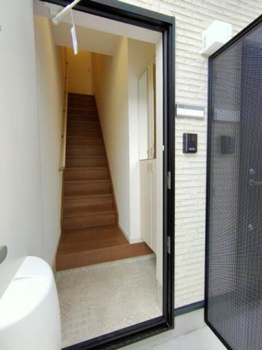 埼玉県新座市新堀3(アパート)の賃貸物件の玄関