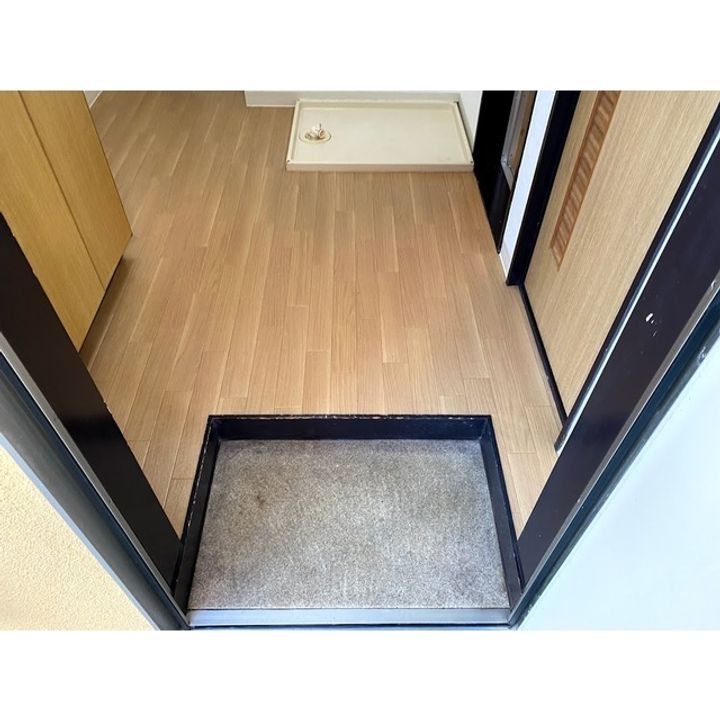 あすなろハイツの玄関