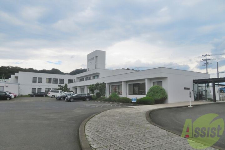 ポミエ・アクロスの周辺