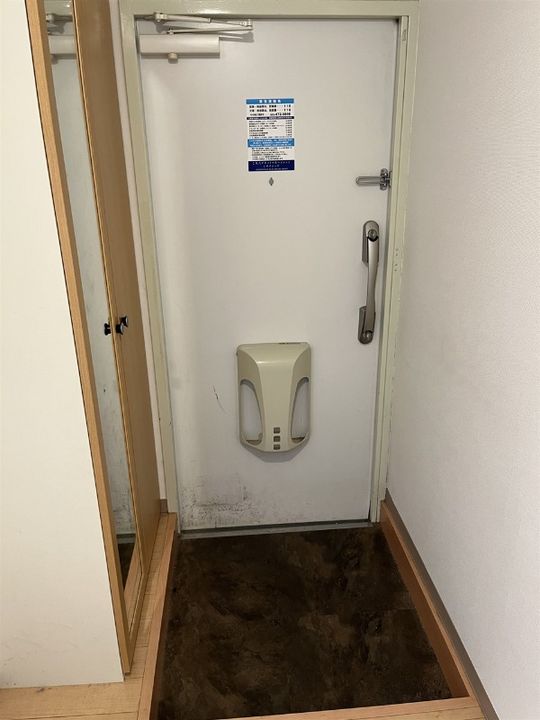 静岡県浜松市中央区楊子町(マンション)の賃貸物件の玄関