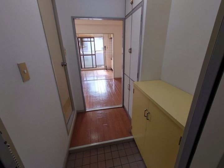 舟入 松尾ビルの玄関