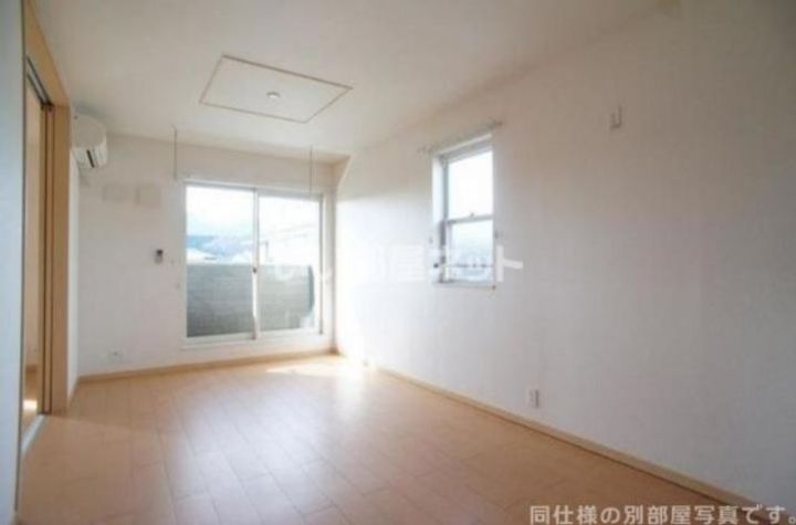 群馬県渋川市中村(アパート)の賃貸物件の居間