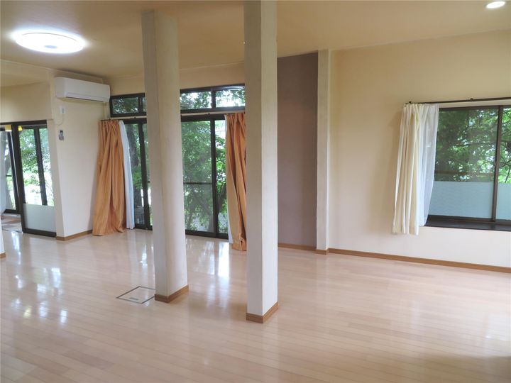 岩手県紫波郡紫波町二日町字山子(一戸建)の賃貸物件の居間