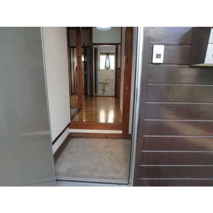 東京都八王子市大和田町4(一戸建)の賃貸物件の玄関