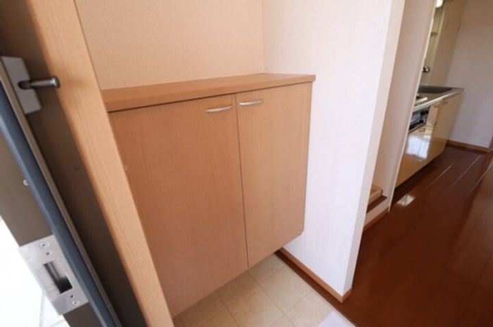 クヒオ A棟の玄関