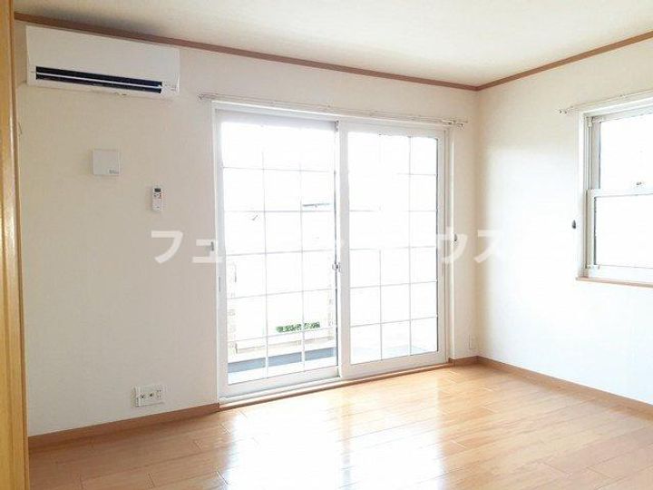 ポート アルモニーAの居間