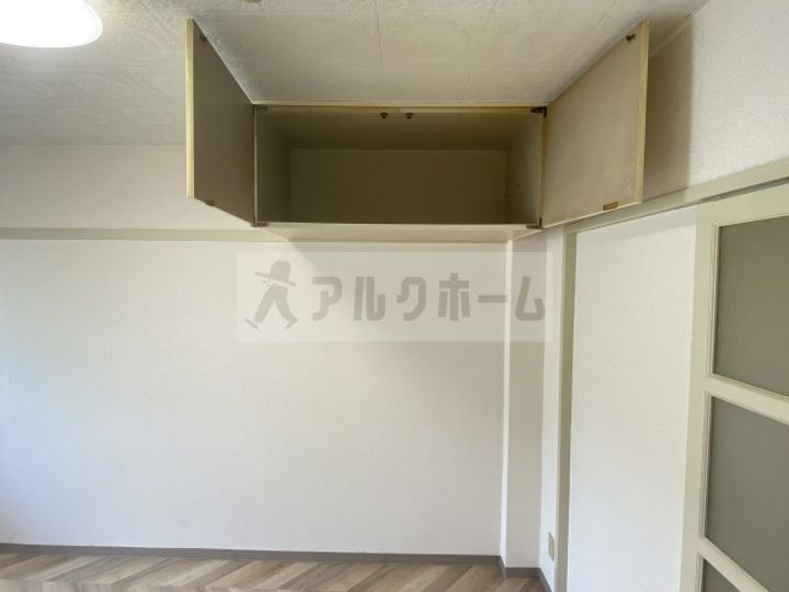 ロイヤル柏原の内装
