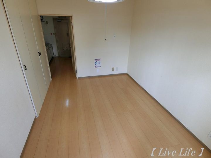 コスタ清武の居間