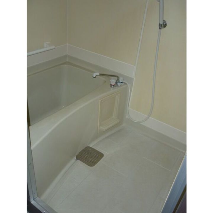 パールアベニュー223の風呂