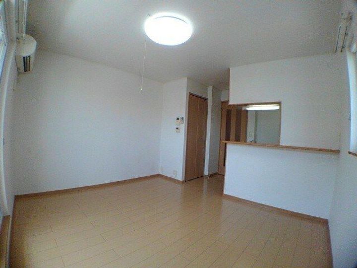 Sone ApartmentBの居間