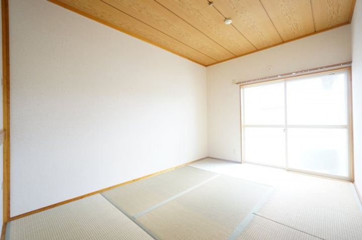 フラワーコーポラスの内装