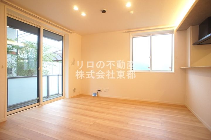 フォレナリビエ成城の居間