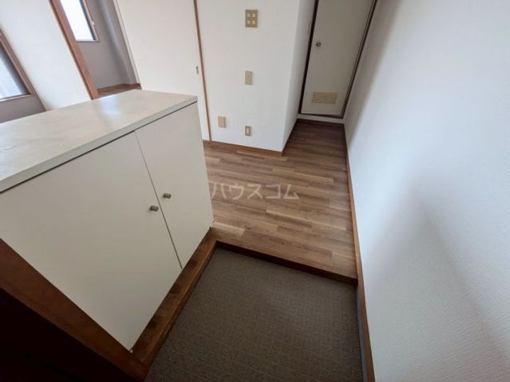 大久保大喜マンションの玄関