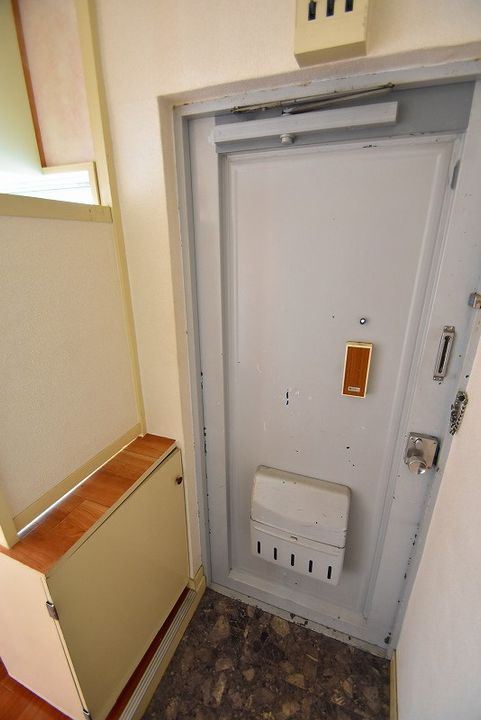 第一タウン皆賀の玄関