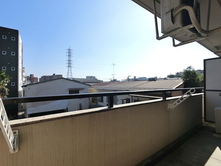 神奈川県横浜市鶴見区下末吉1の賃貸マンションの内装