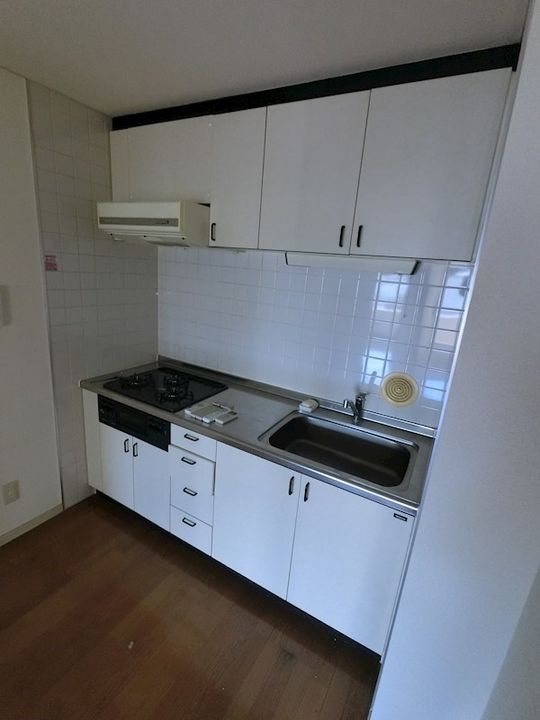 神奈川県横浜市鶴見区下末吉1の賃貸マンションのキッチン