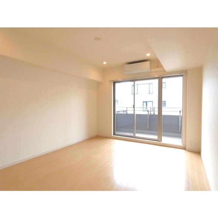 東京都新宿区四谷坂町(マンション)の賃貸物件の居間