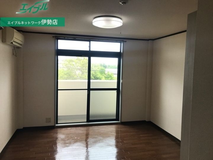 サンガーデン文岡の居間