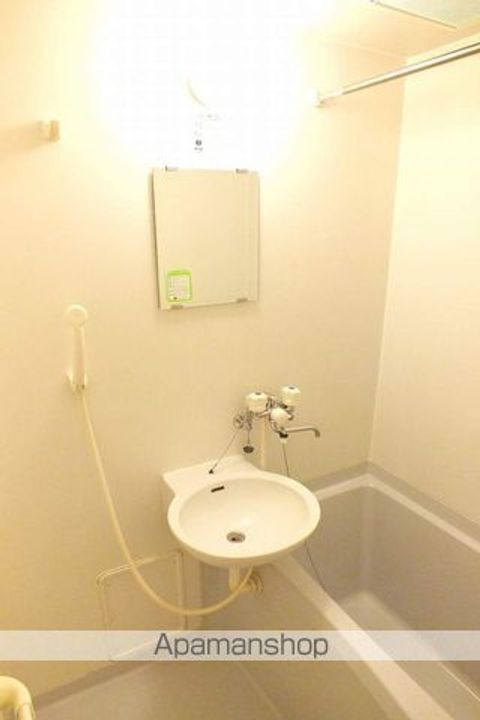 レオパレストウダイの風呂