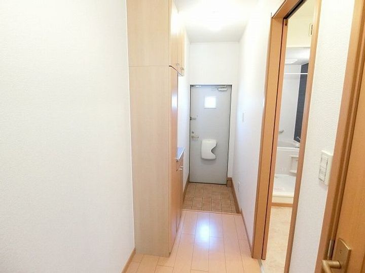 岐阜県各務原市鵜沼東町6(アパート)の賃貸物件の玄関