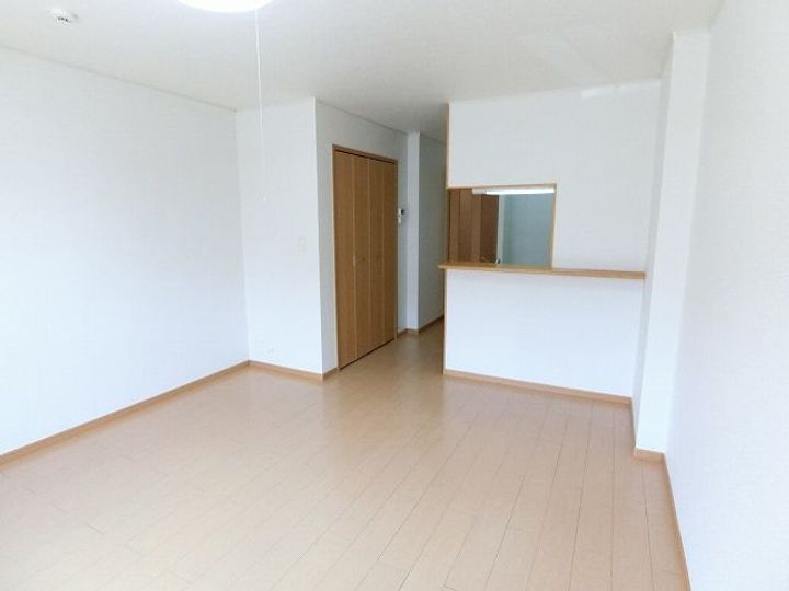 岐阜県各務原市鵜沼東町6(アパート)の賃貸物件の居間