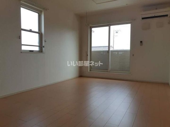 群馬県伊勢崎市境女塚(アパート)の賃貸物件の居間