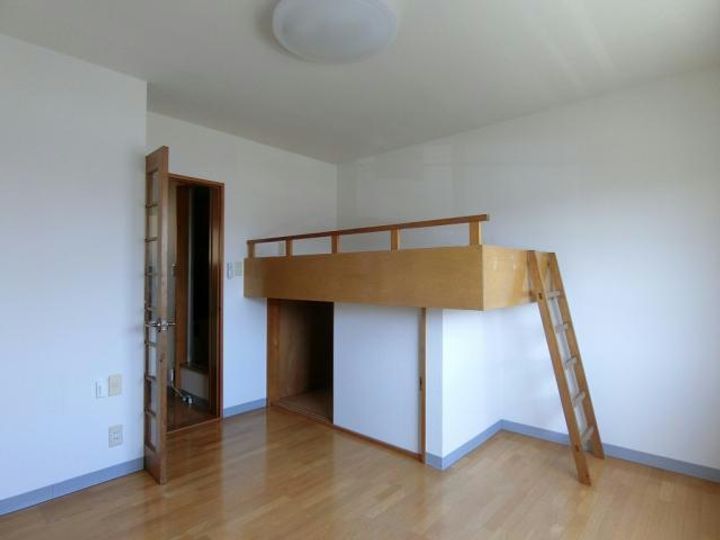 エステート城北の居間