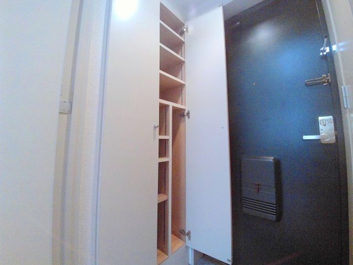 広島県広島市中区大手町5(マンション)の賃貸物件の玄関