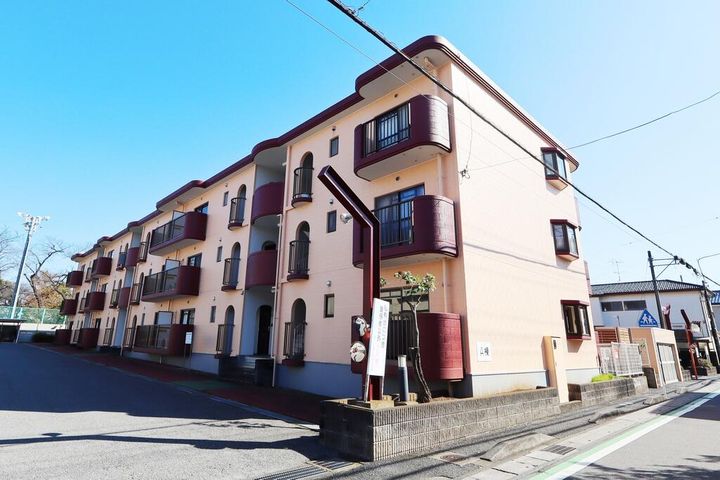 ローレルマンション太田 A棟の外観