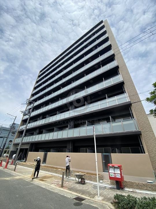 セオリー大阪EAST DOORの外観